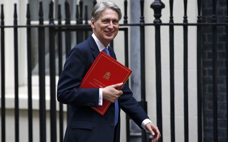 2016-07-13T184238Z_1762598858_LR1EC7D1FYRM3_RTRMADP_3_BRITAIN-EU-HAMMOND.jpg