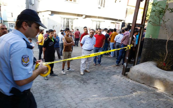2016-08-21T062650Z_580804990_S1BETWQYZAAA_RTRMADP_3_TURKEY-BLAST.jpg