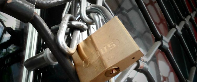 Οι μεγαλοεταιρείες που «έβαλαν λουκέτο» στην Κύπρο