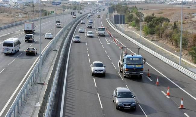 Πυρκαγιά σε εν κινήσει όχημα λόγω υπερθέρμανσης ελαστικών