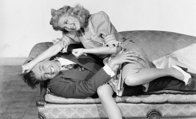 bw_couple_fight_h_645_450-627×381