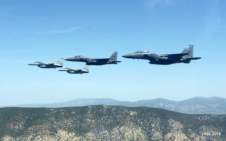 Θετική η Ιταλία στη χρήση των βάσεων της για αεροεπιδρομές στη Λιβύη
