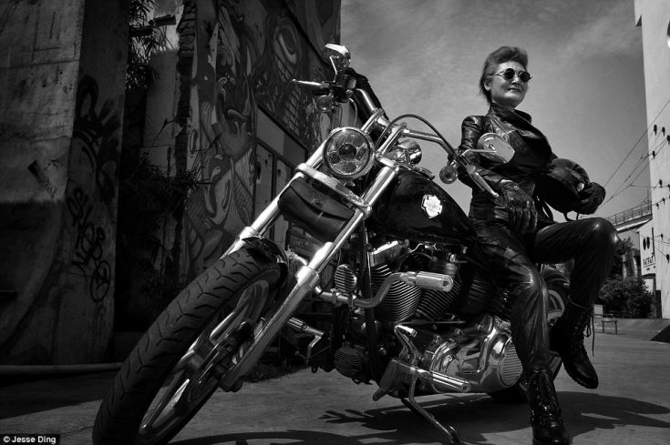 Η 73χρονη… γιαγιά easy rider που δε θέλει να μεγαλώσει