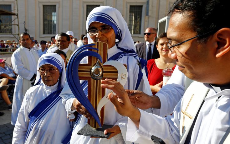 2016-09-04T114429Z_1195304274_S1AETZIARZAA_RTRMADP_3_POPE-MOTHERTERESA