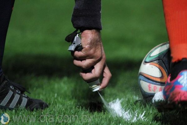 Κύπριοι διαιτητές στην Ουαλία