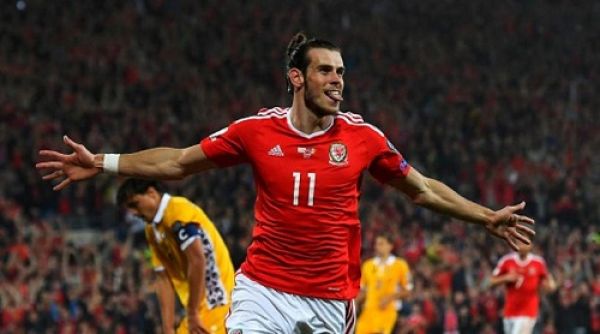 Μπέιλ λαμπρός την οδηγεί!
