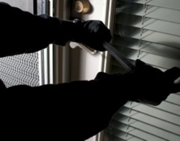 Ηλεκτρονικά είδη και χρυσαφικά έκαναν φτερά από διαμέρισμα στη Λάρνακα!