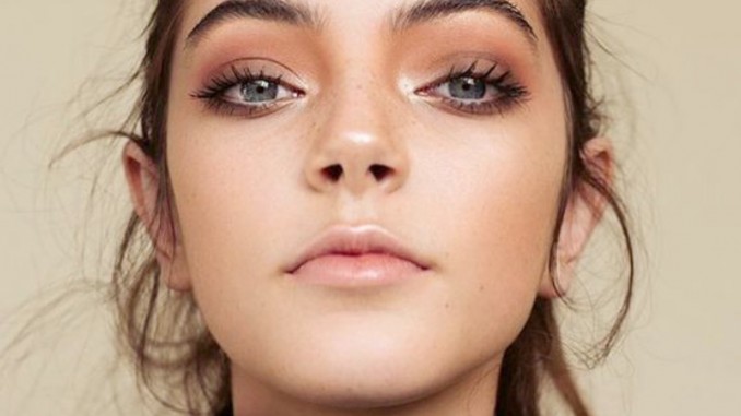 mascara1-1-e1460493569262-678×381.jpg