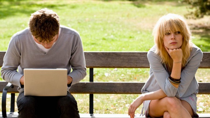 nrm_1412003244-facebook-couple-678×381.jpg