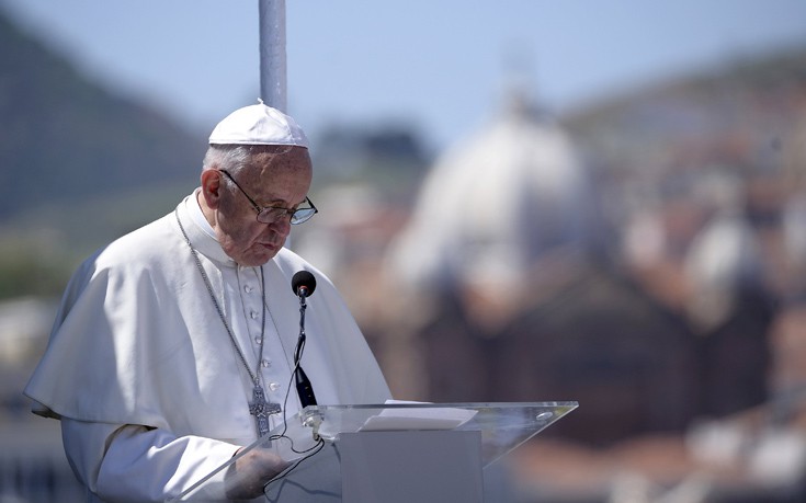 pope-lesbos-7.jpg
