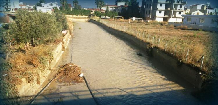 Περιοδεία Δήμου Λάρνακας στους πλημμυρισμένους δρόμους της πόλης