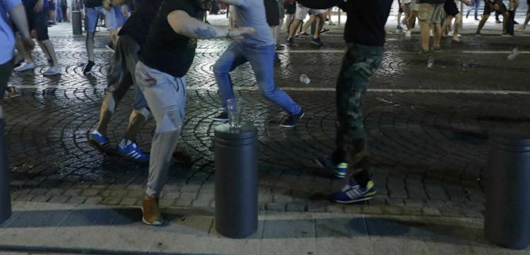 ΑΘΗΕΝΟΥ: Τέσσερα αδέλφια «έπαιξαν ξύλο» στην μέση του δρόμου για ασήμαντη αφορμή
