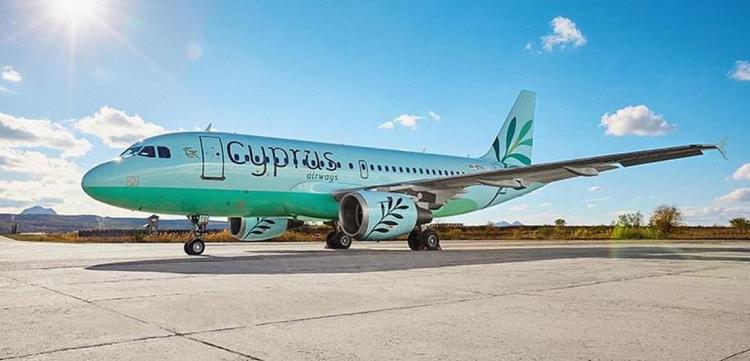 Στη Λάρνακα το αεροπλάνο των Κυπριακών Αερογραμμών – Δείτε βίντεο από την προσγείωσή του