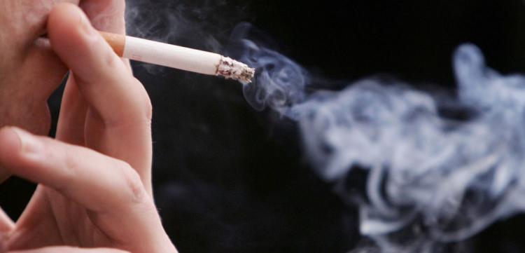 Έρχονται πιο τσουχτερά πρόστιμα όσους καπνίζουν σε κλειστούς χώρους – «Φρέσκο χρήμα» θα βάλει στα ταμεία του το Κράτος