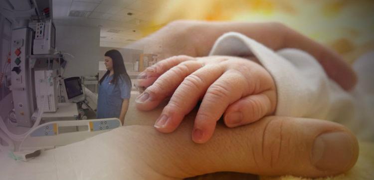 ΛΑΡΝΑΚΑ: Βρέφος μεταφέρθηκε με θλαστικά τραύματα στο Νοσοκομείο – Προκλήθηκαν από τρίχες σύμφωνα με τον πατέρα του