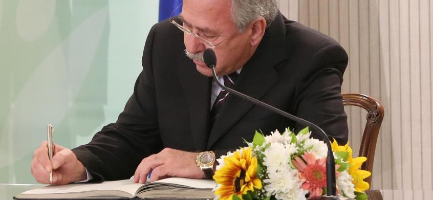 Ραγίζει καρδιές η επιστολή Αναστασιάδη προς Χάσικο