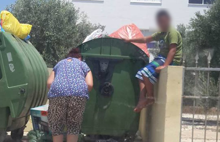 ΠΑΡΑΛΙΜΝΙ: Γροθιά στο Στομάχι – Συμπατριώτες μας ψάχνουν φαγητό στα σκουπίδια