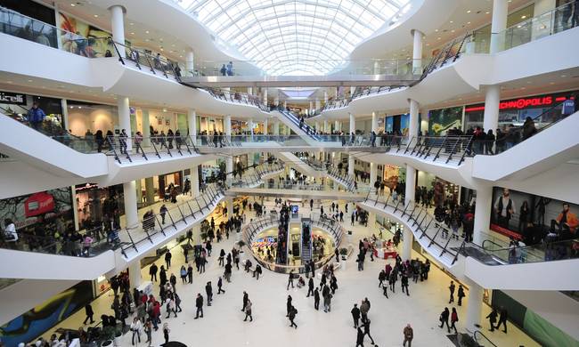 Ρατσιστική συμπεριφορά από μητέρα σε Mall της Κύπρου: «Δεν πιάνουμε πράγματα από ξιμαρισμένους»