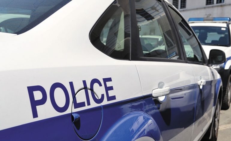 Αστυνομικός στην Κύπρο παρακολουθούσε τη γυναίκα του φίλου του για να δει αν τον απατά!