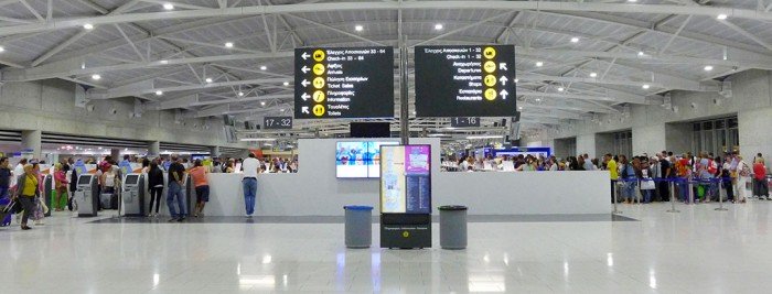 Αυξημένη κίνηση στα αεροδρόμια Λάρνακας και Πάφου