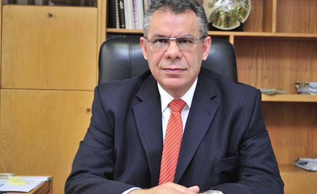 Μ. Τσιακκής: Υψηλός ο κατώτατος μισθός – Εισήγηση για μείωση 20%