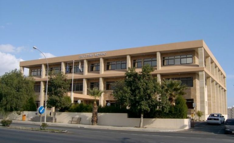 Στο κελί για 7 ημέρες Ρώσος φυγόδικος που κατηγορείται για απάτες εκατοντάδων χιλιάδων