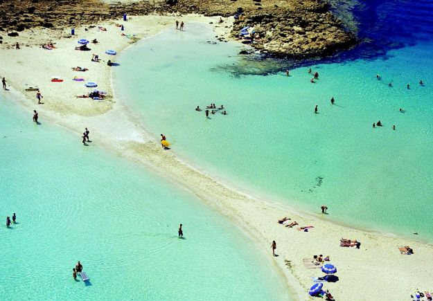 Ο Βρετανός που επισκέφτηκε την Αγία Νάπα 32 φορές