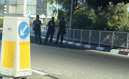 Καρφώνουν με φωτογραφίες την τροχαία Κύπρου για σβηστούς φάρους και στήσιμο στους δρόμους οι πολίτες