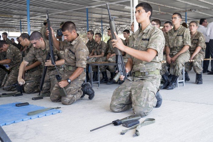 Κρούσματα με καψόνια σε «νέους» στη Λάρνακα