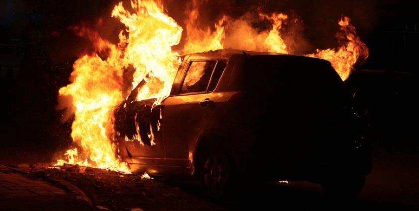 Στόχος εμπρηστών υπάλληλος φρουταρίας στη Λάρνακα – Του έκαψαν το αυτοκίνητο