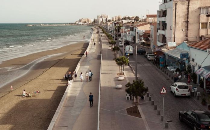Ψάχνουν να βρουν τον παππού που έκλεψε το κοτόπουλο για να τον βοηθήσουν! Υπάρχει ακόμη ανθρωπιά-VID