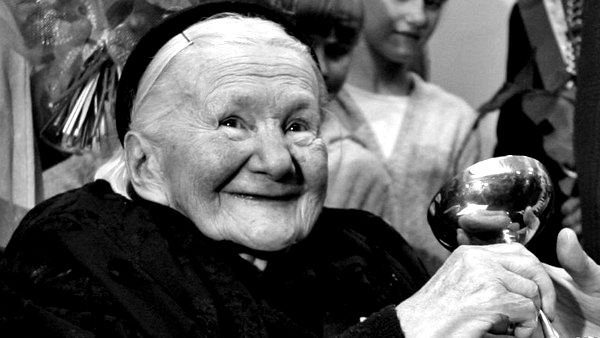 Iρένα Σέντλερ: Η γυναίκα που έσωσε 2.500 παιδιά από το Γκέτο των Ναζί(ΒΙΝΤΕΟ)