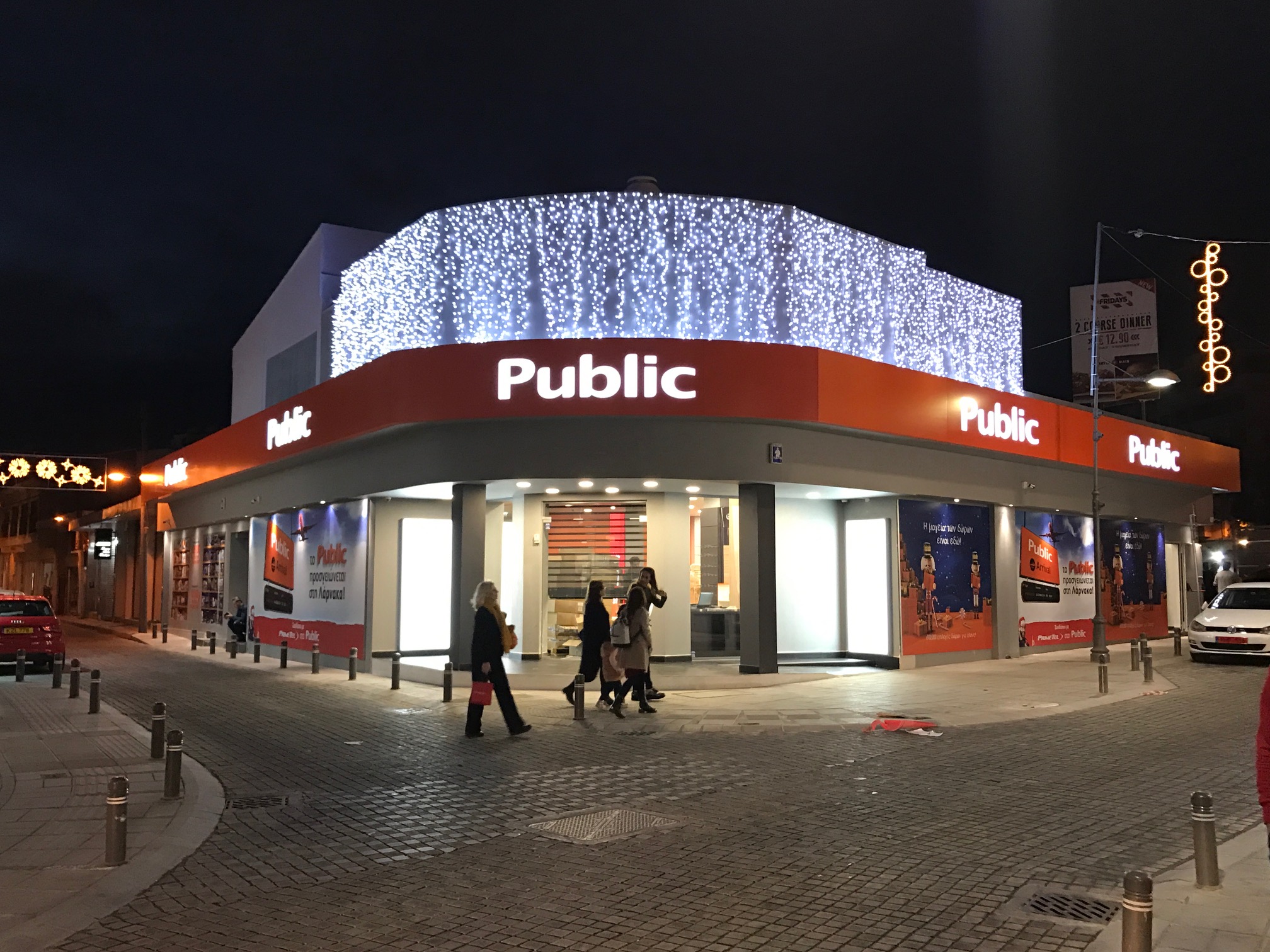 Black Friday σε όλα τα καταστήματα Public