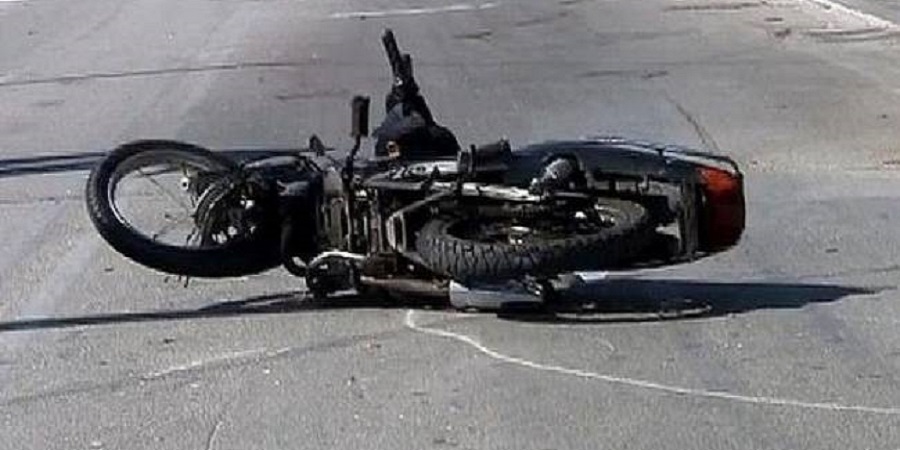 ΛΑΡΝΑΚΑ: Σοβαρό τροχαίο με τραυματισμό 19χρονου μοτοσικλετιστή – Δεν έφερε κράνος ασφαλείας