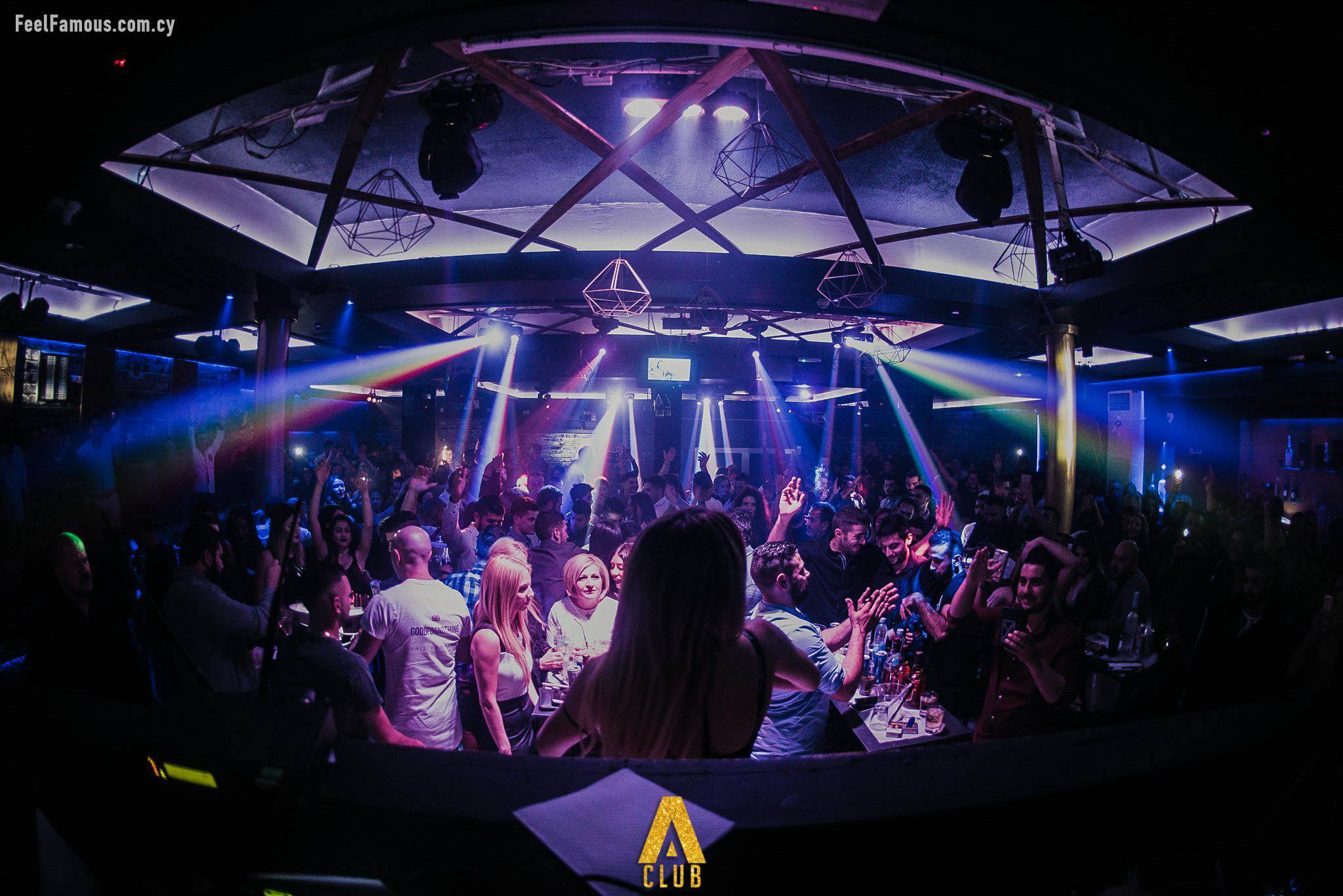 Η Σάσα Μπάστα έβαλε φωτιά στη σκηνή του «A Club»