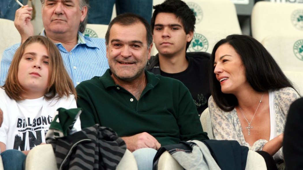 Η σύζυγος του Αντρέα Βγενόπουλου πώλησε το μερίδιο που κατείχε στην περιουσία και «εξαφανίστηκε» με 60 εκατομμύρια