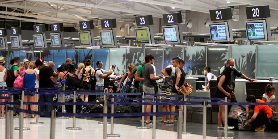ΑΕΡ. ΛΑΡΝΑΚΑΣ: Την ‘έπιασαν’ από την φωτογραφία του διαβατηρίου