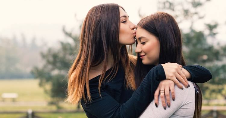 10 λόγοι που η μεγαλύτερη αδελφή σου είναι το καλύτερο δώρο που σου έκαναν ποτέ