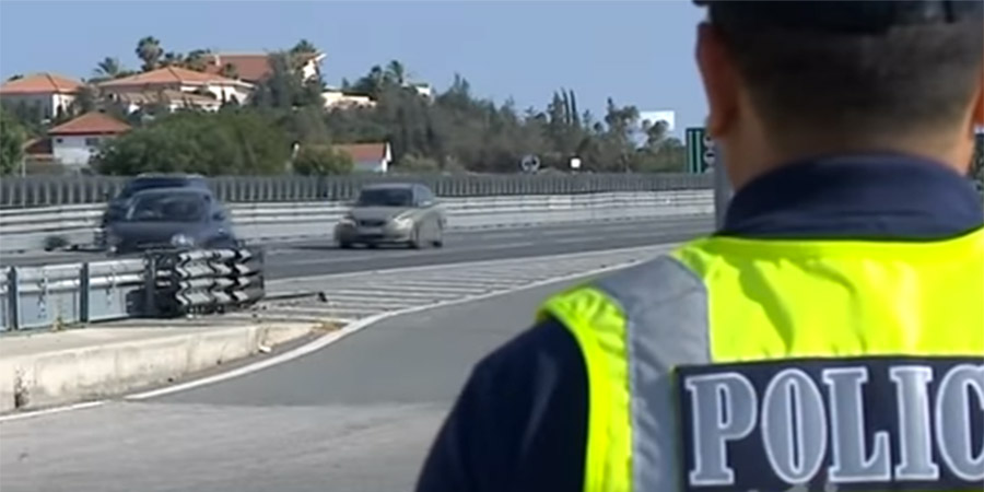 ΛΑΡΝΑΚΑ: Με ορμές ο αστυνομικός – ‘Πείραξε’ κι άλλες κοπέλες