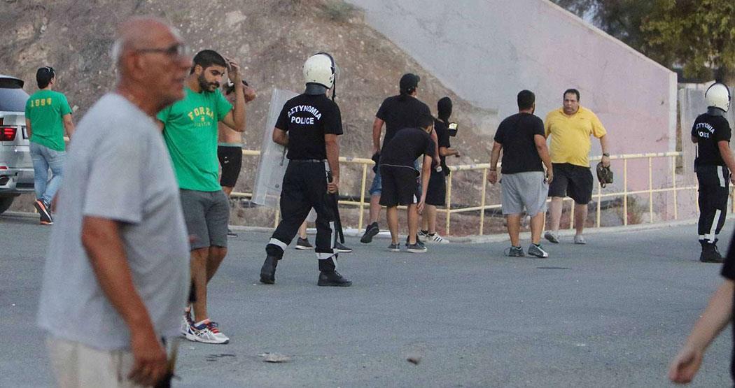 Στο Νοσοκομείο 43χρονος στη Λάρνακα… Δέχτηκε επίθεση από 10 πρόσωπα μετά το ΑΕΚ – Ανόρθωση!