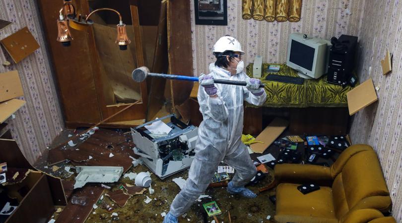 Ήρθε στην Κύπρο το πρώτο Rage Room όπου πας και τα σπας όλα!