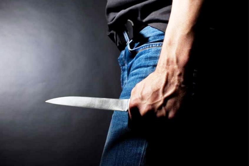 Κουβαλούσε μαχαίρι και χρυσαφικά στη Λάρνακα – Χειροπέδες σε 27χρονο