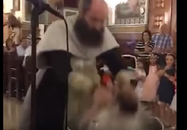 Αυτή είναι η πιο βίαια βάφτιση που είδαμε ποτέ [και μάλλον έγινε στην Κύπρο]