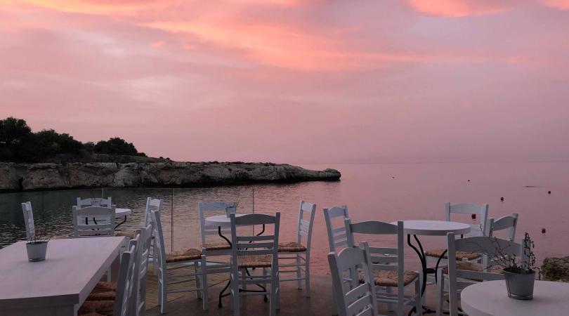 Μόλις ανακαλύψαμε το πιο ειδυλλιακό beach bar της Κύπρου