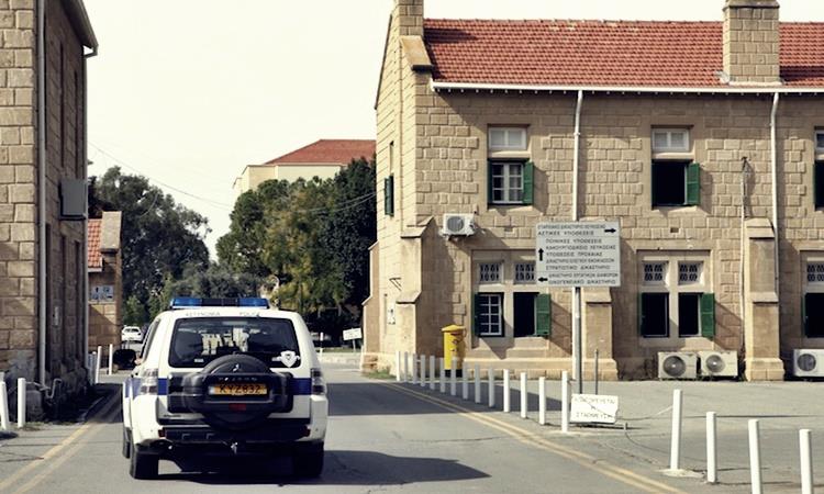 Άνεργη μητέρα 5χρονου έκλεψε χαμ και μακαρόνια – Ψάχνουν τα… κλοπιμαία