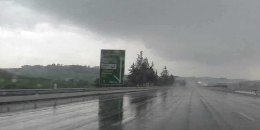 ΚΥΠΡΟΣ: Έντονη βροχόπτωση στον αυτοκινητόδρομο Λευκωσίας  – Λάρνακας