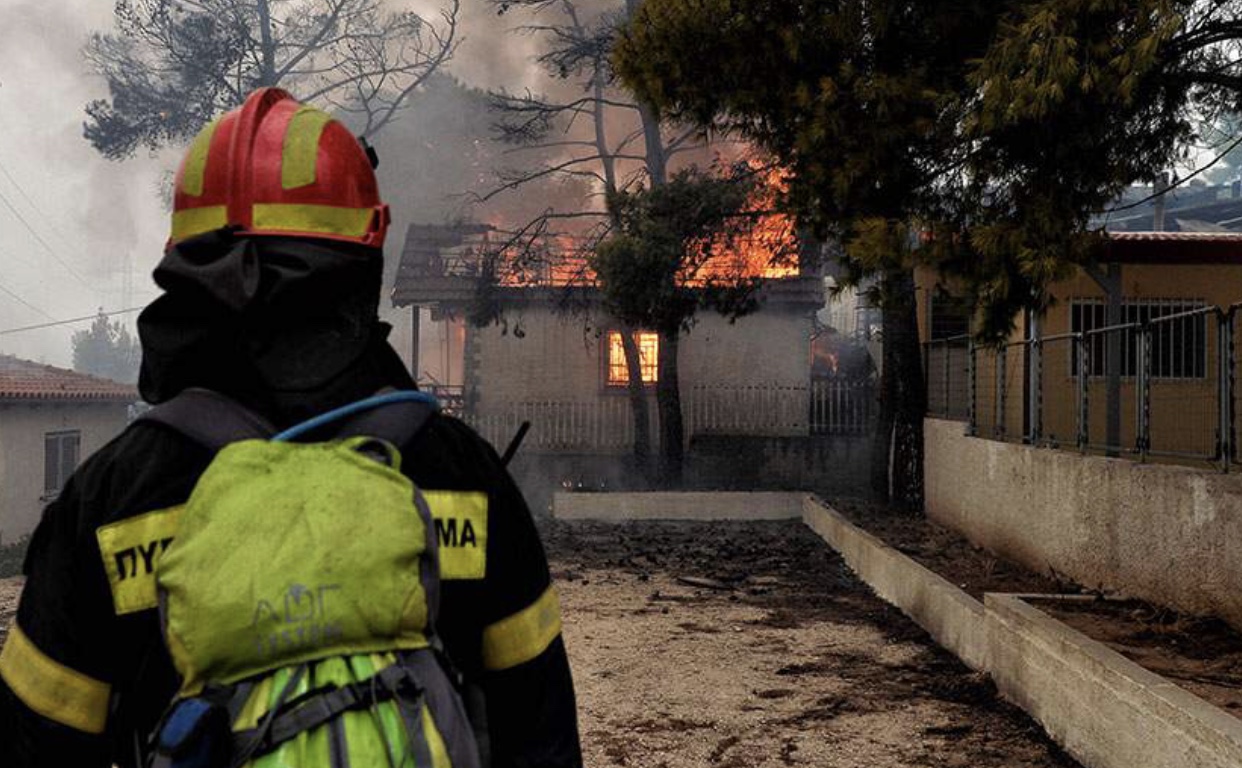 Ανείπωτη τραγωδία με τουλάχιστον 24 νεκρούς από τις πυρκαγιές στην Αττική