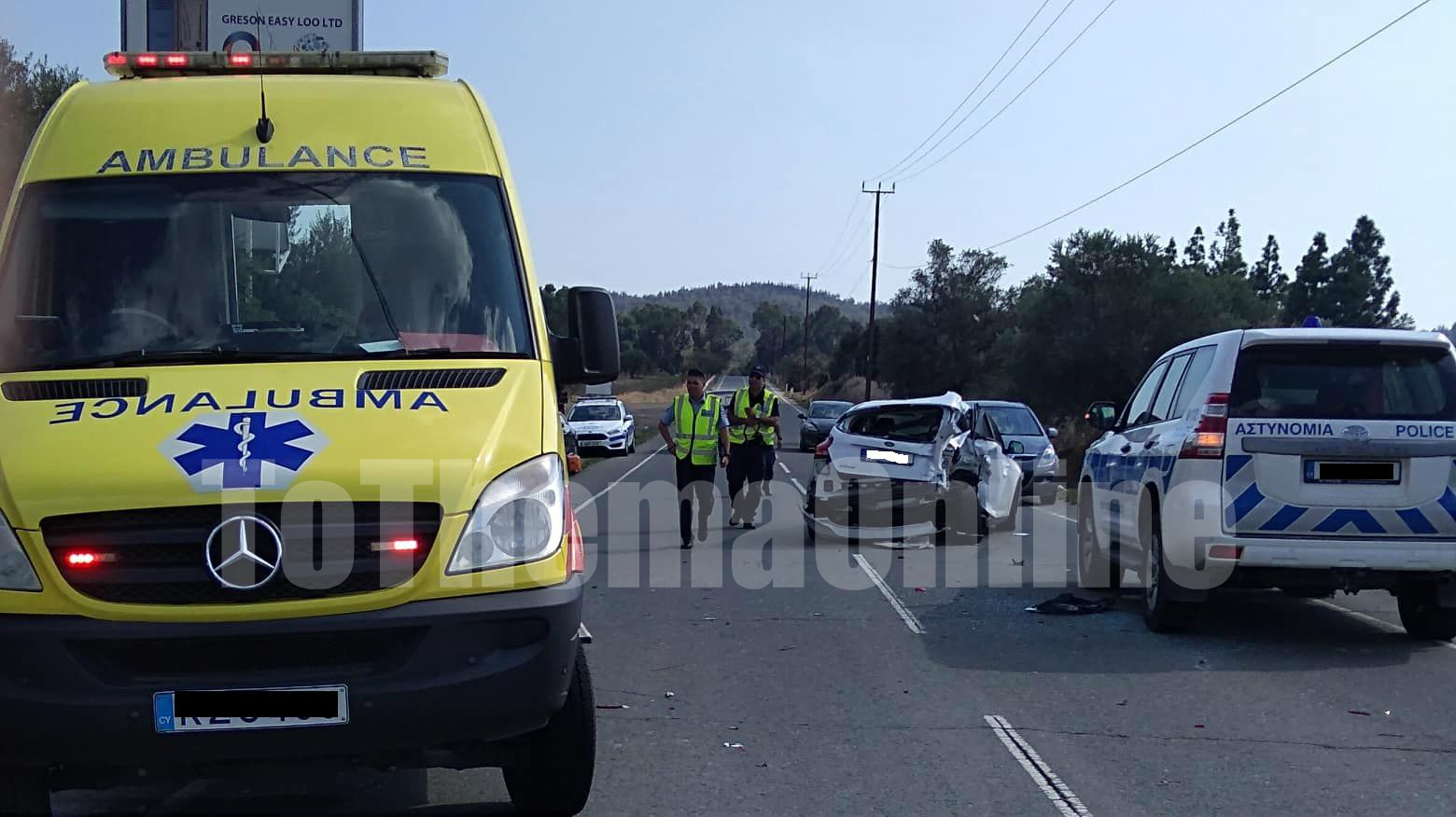 ΛΑΡΝΑΚΑ: Σύγκρουση δυο οχημάτων – Ασθενοφόρο στο σημείο – ΦΩΤΟΓΡΑΦΙΕΣ