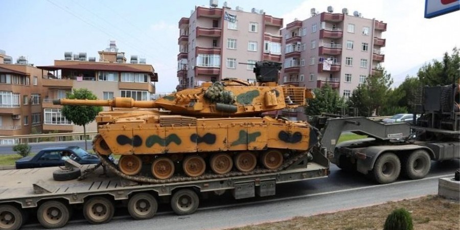 Η Τουρκία μεταφέρει άρματα μάχης στη Συρία