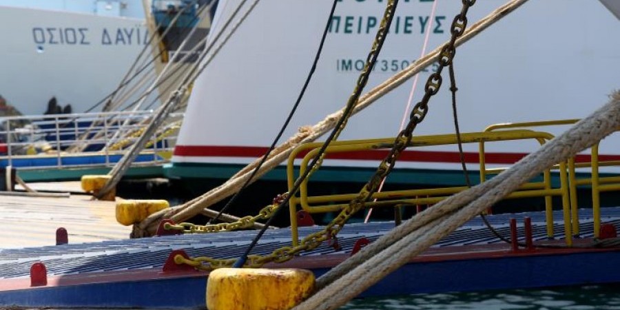 Δεμένα τα πλοία στα λιμάνια της Ελλάδας λόγω απεργίας